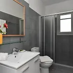 Aspro Piso Livadi