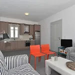 Vila Aspro Piso Livadi