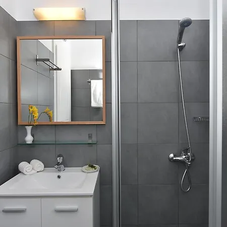 Villa Aspro Piso Livadi