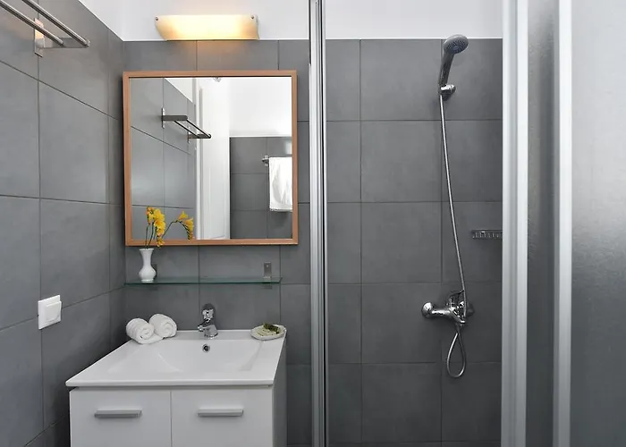 Villa Aspro Piso Livadi